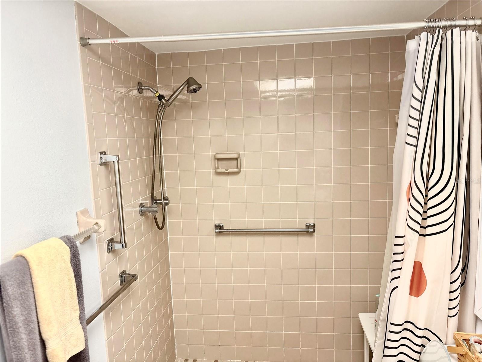 Image 29 of 41 For 9617 Brassie Court