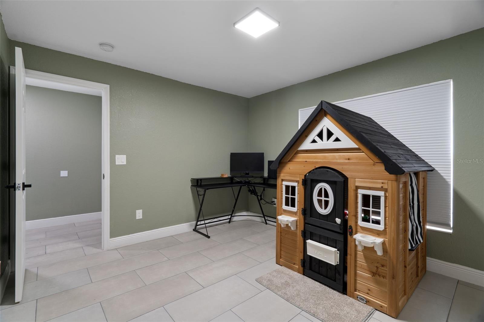 Image 16 of 23 For 5106 Pacific Avenue