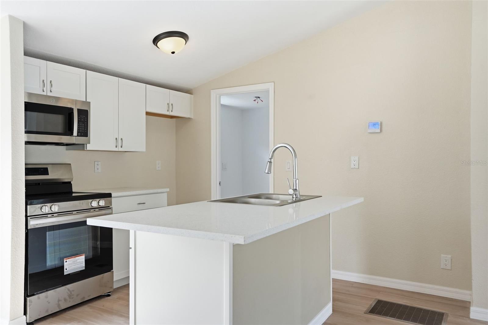 Image 11 of 34 For 3948 Klett Path