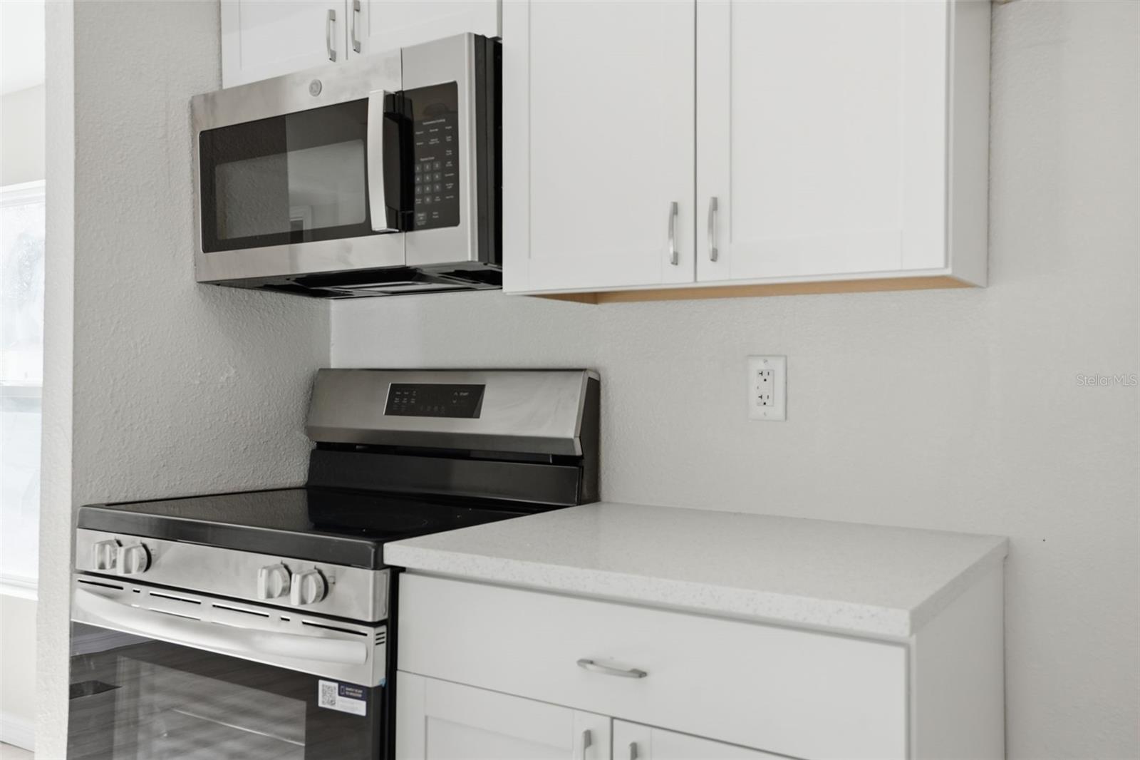 Image 13 of 34 For 3948 Klett Path