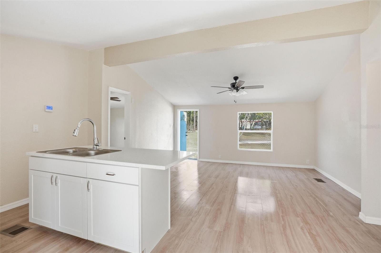 Image 15 of 34 For 3948 Klett Path