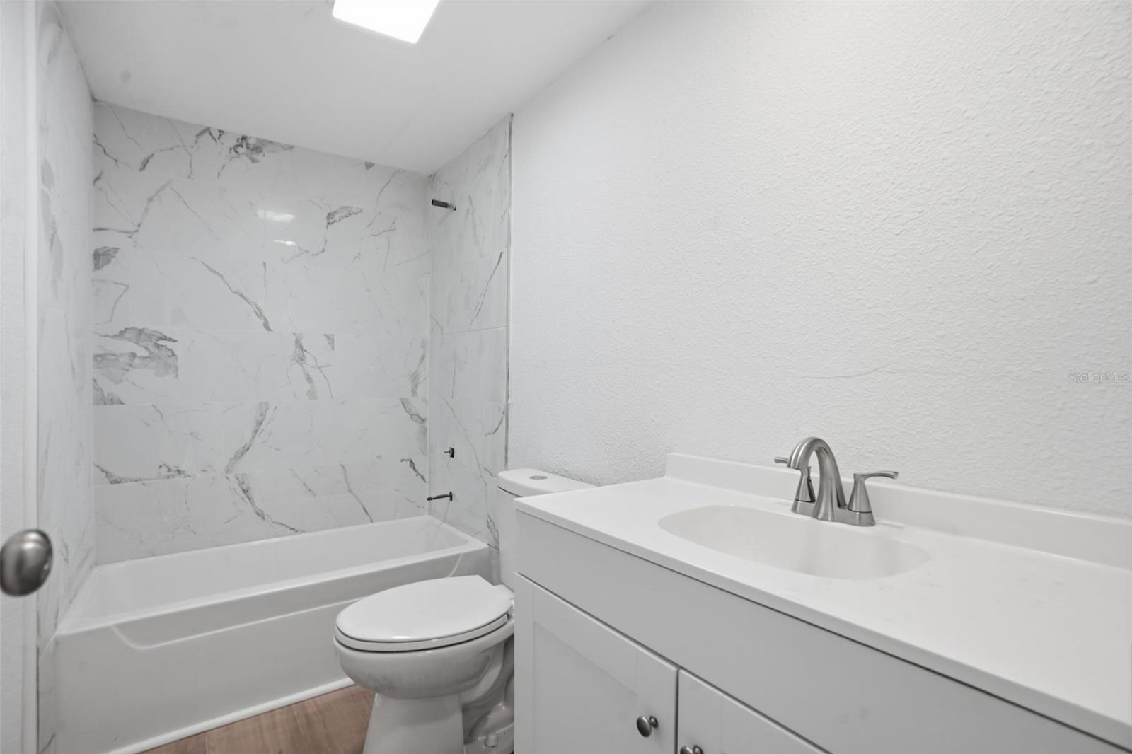 Image 19 of 34 For 3948 Klett Path