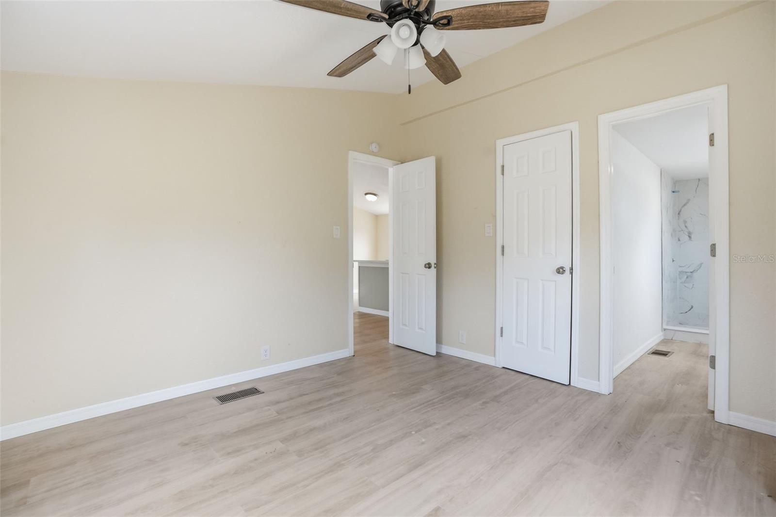 Image 25 of 34 For 3948 Klett Path