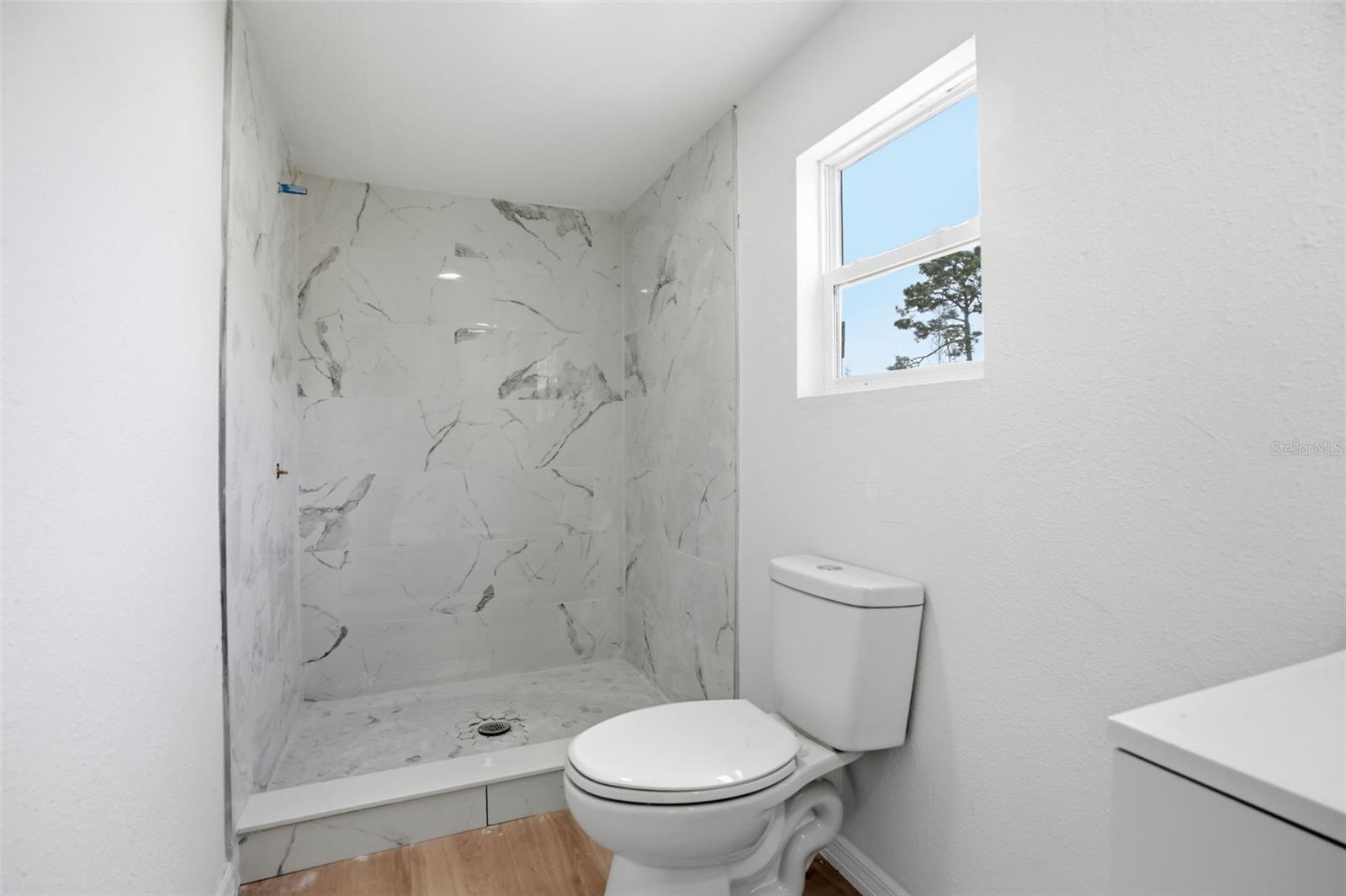 Image 26 of 34 For 3948 Klett Path