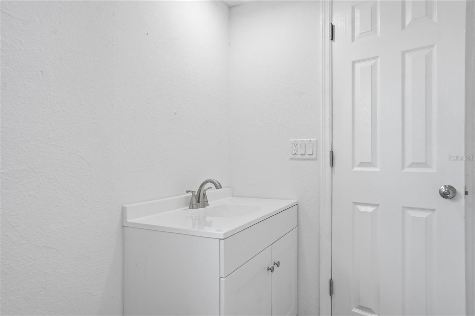 Image 27 of 34 For 3948 Klett Path