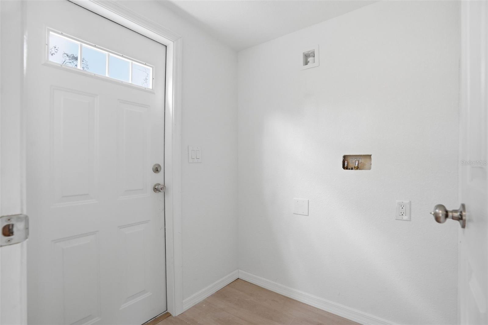 Image 28 of 34 For 3948 Klett Path