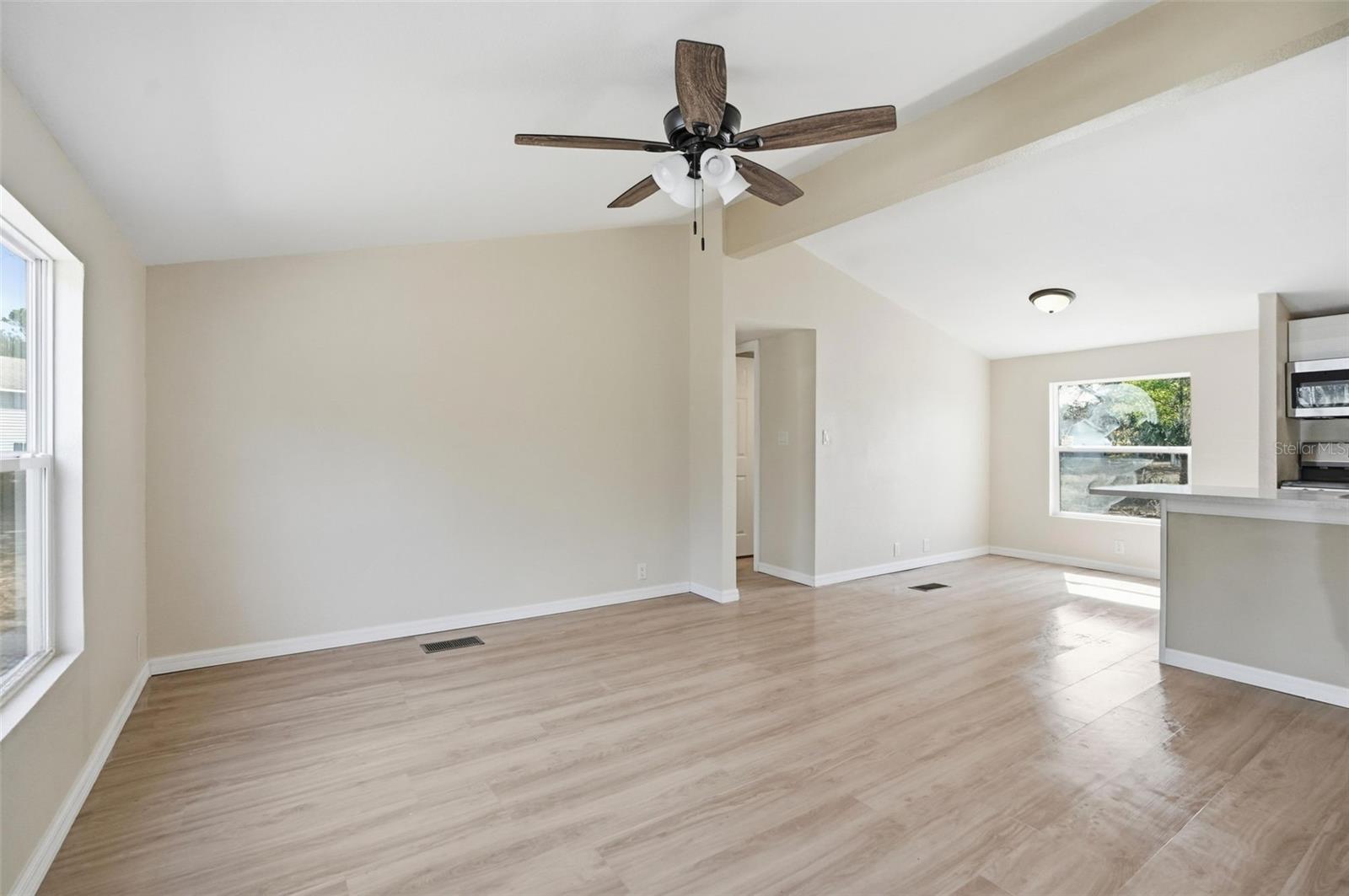 Image 3 of 34 For 3948 Klett Path