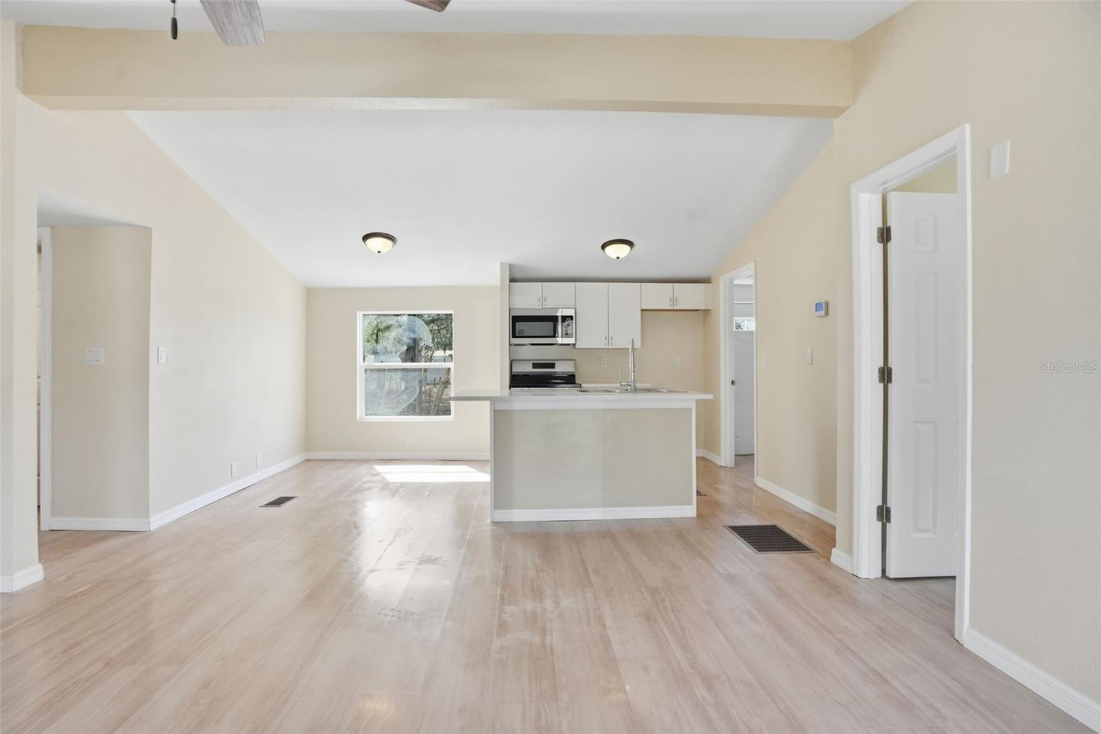 Image 4 of 34 For 3948 Klett Path