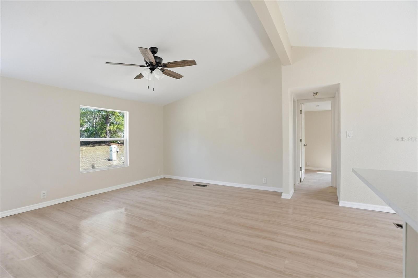 Image 5 of 34 For 3948 Klett Path