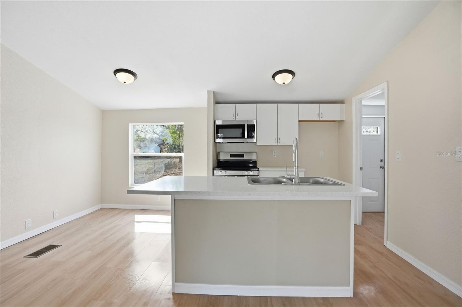 Image 8 of 34 For 3948 Klett Path