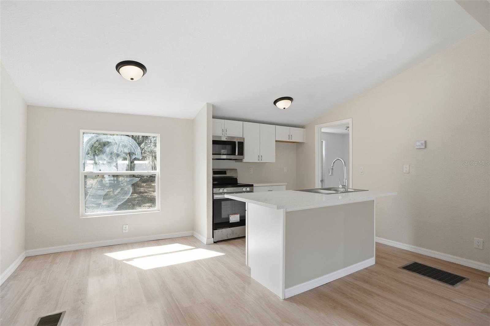 Image 9 of 34 For 3948 Klett Path