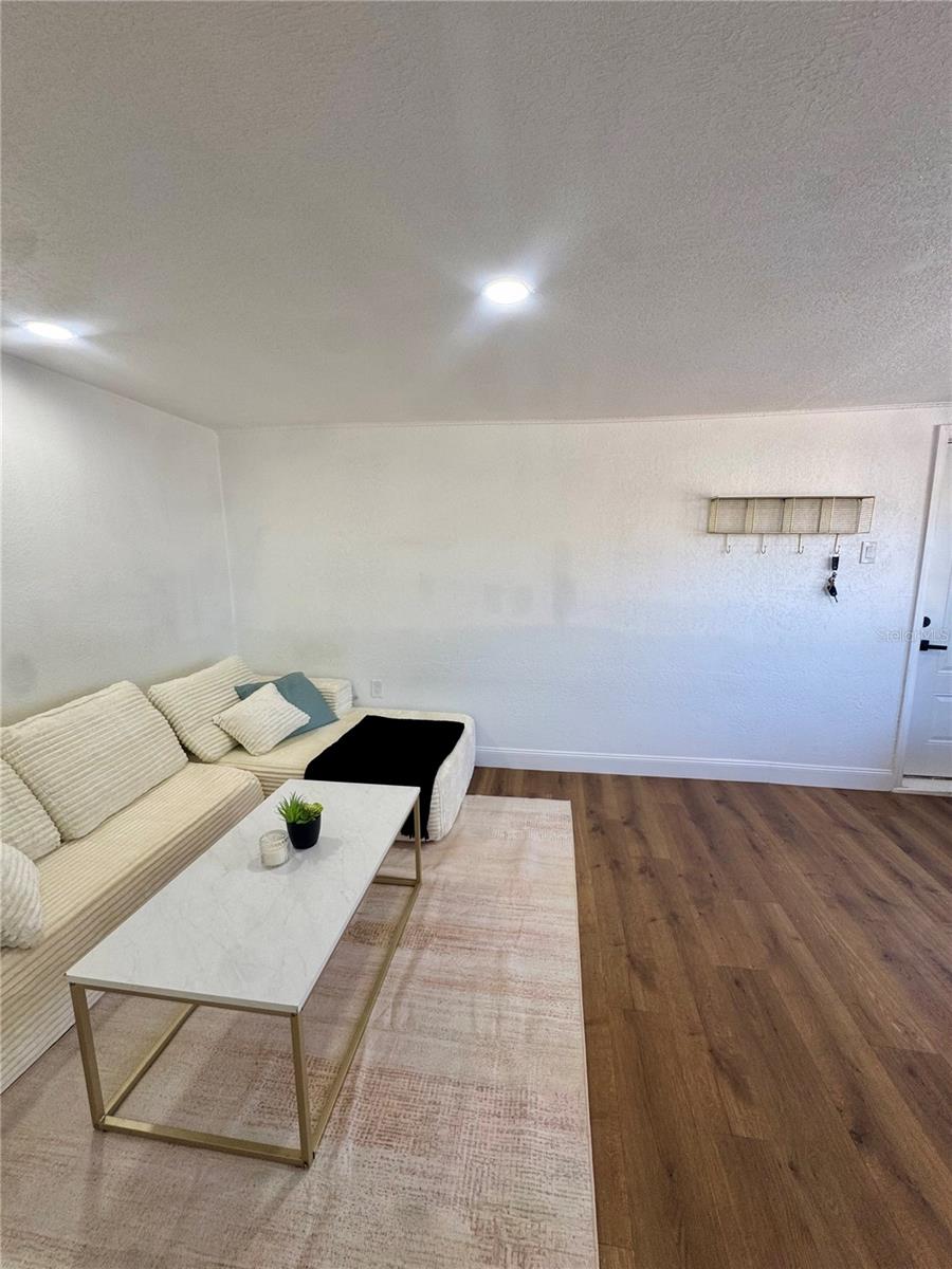 Image 6 of 12 For 3022 Meadow Street 1