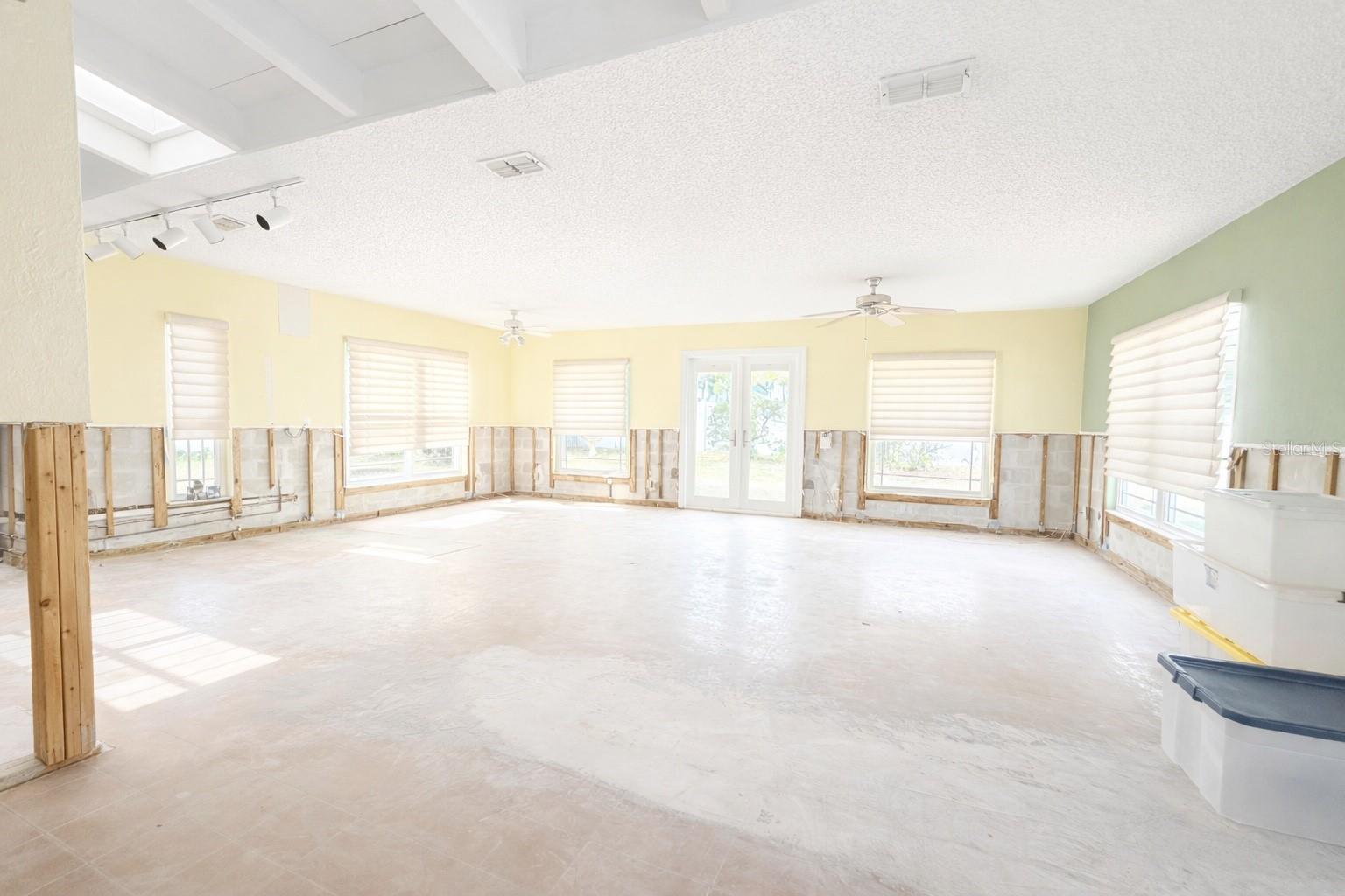 Image 11 of 21 For 440 Lido Way Ne