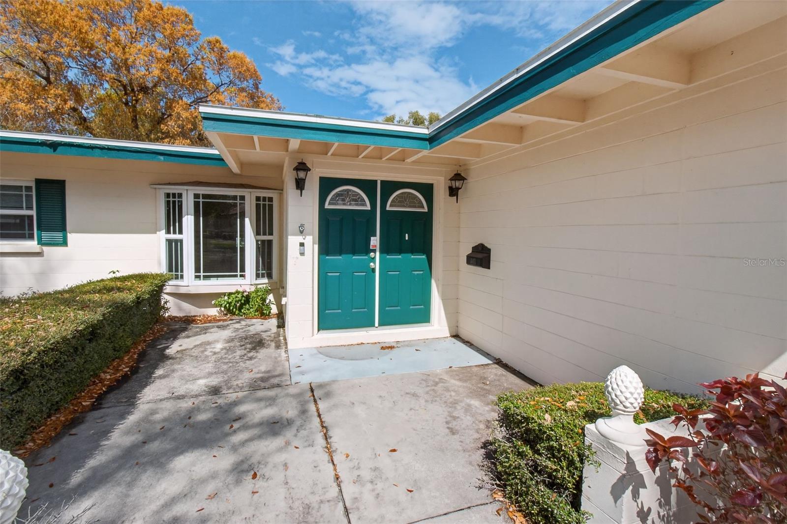 Image 16 of 21 For 440 Lido Way Ne