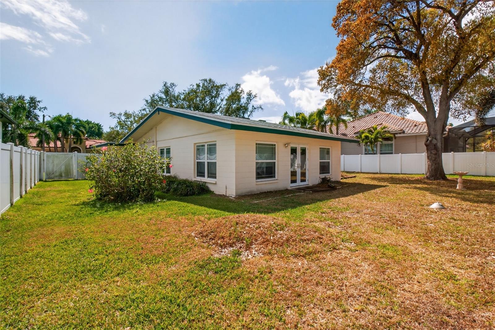 Image 18 of 21 For 440 Lido Way Ne