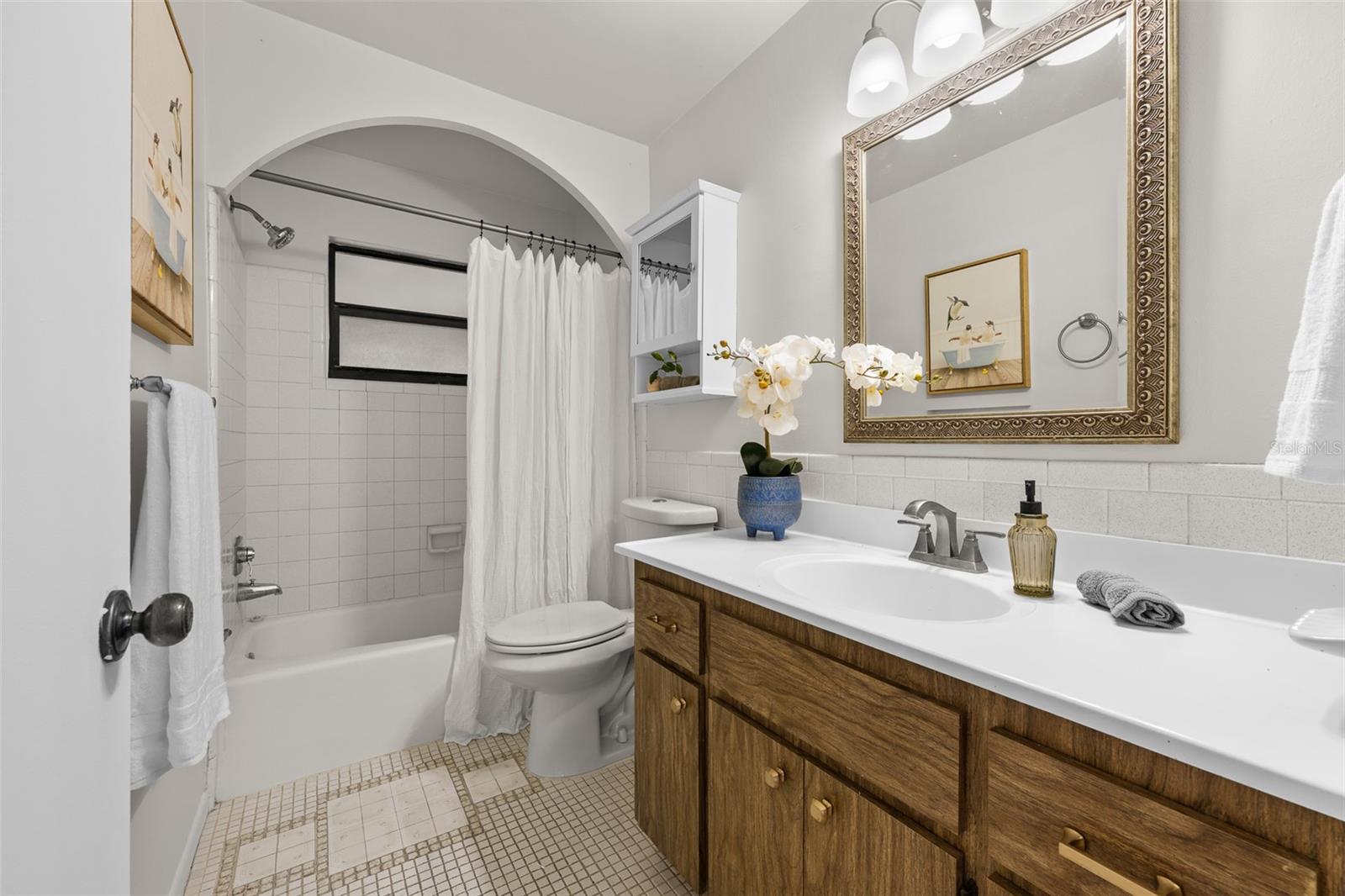 Image 16 of 27 For 1363 Essex Drive