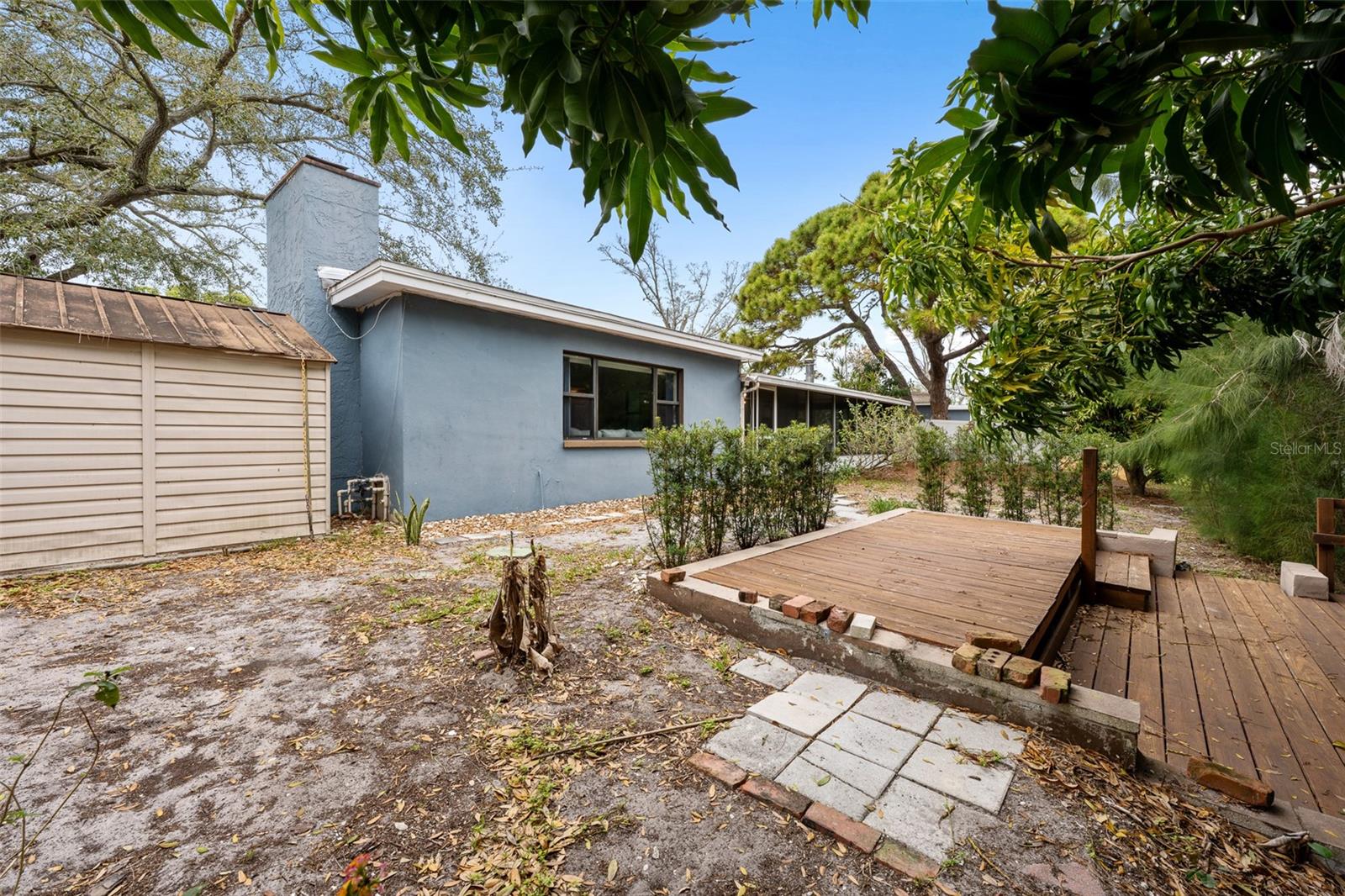 Image 22 of 27 For 1363 Essex Drive