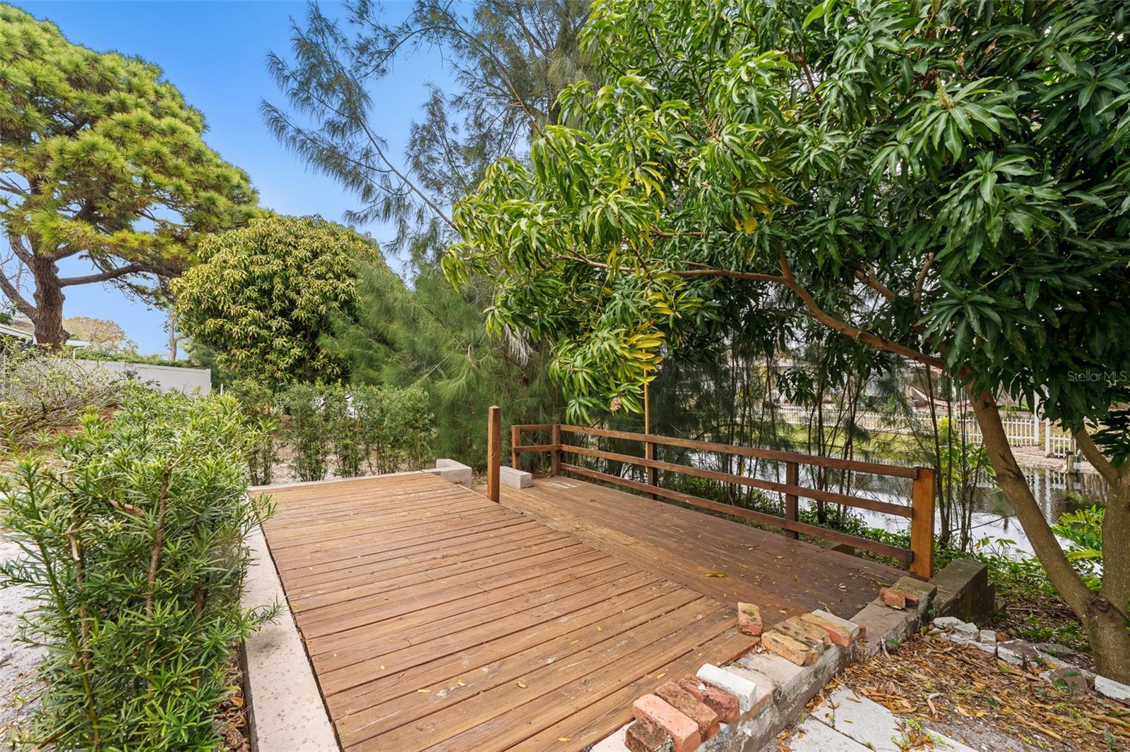 Image 23 of 27 For 1363 Essex Drive