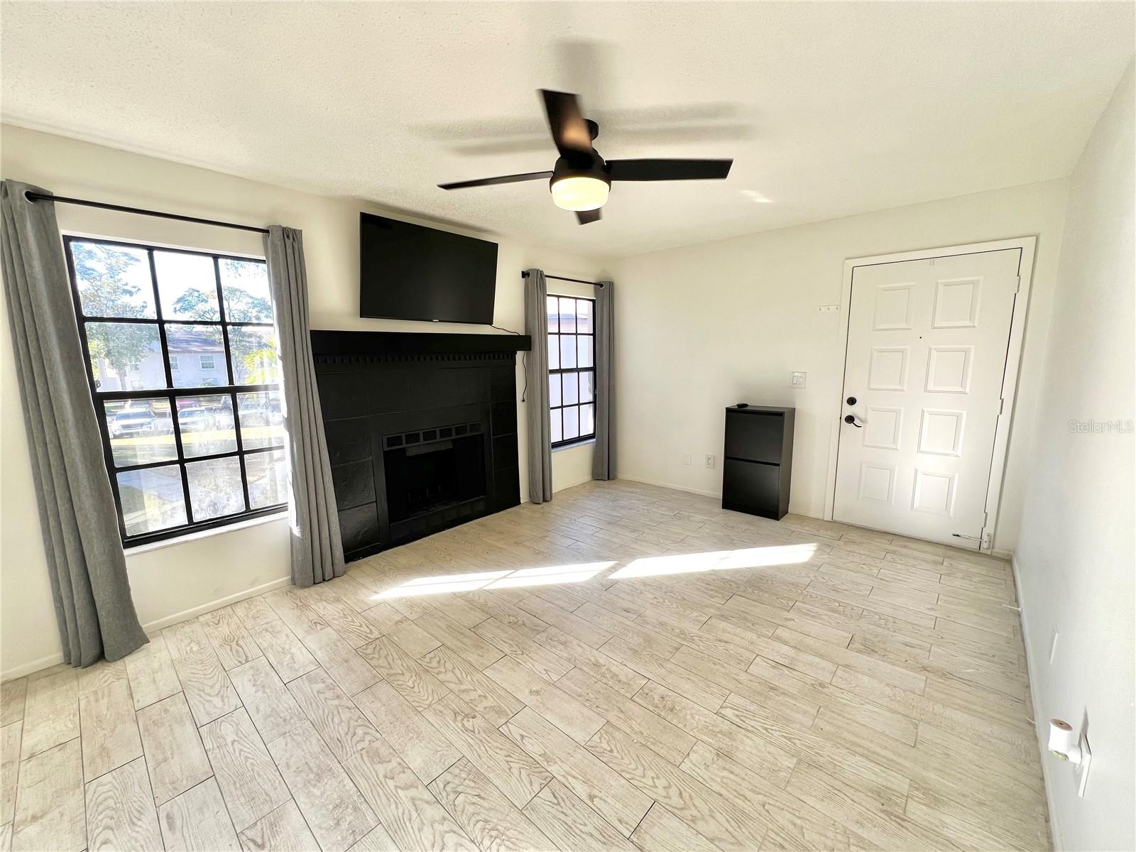 Image 3 of 23 For 2981 Bonaventure Circle 201