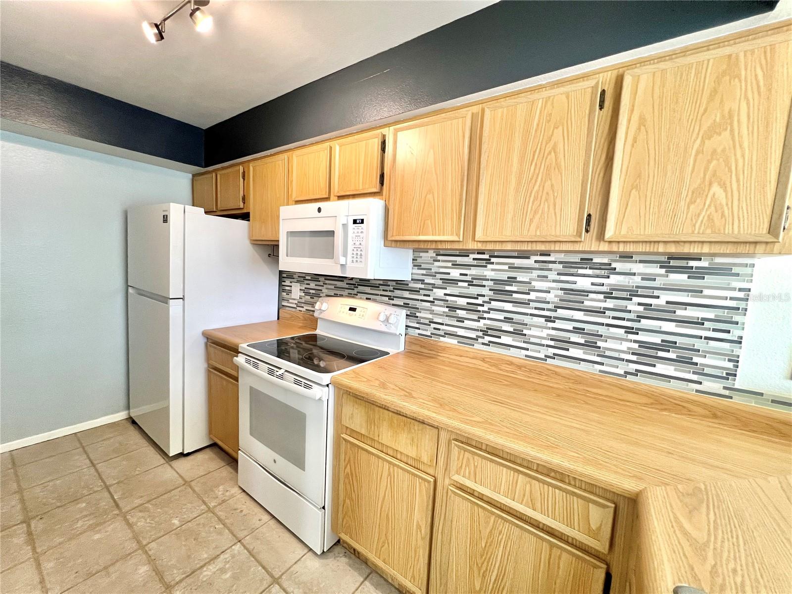 Image 4 of 23 For 2981 Bonaventure Circle 201