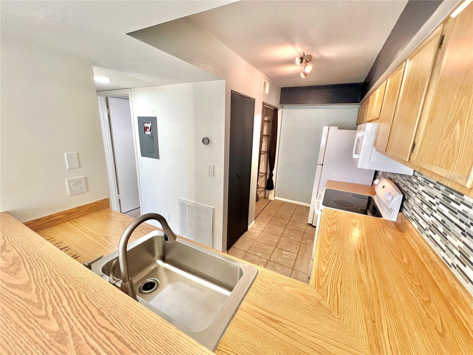 Image 5 of 23 For 2981 Bonaventure Circle 201