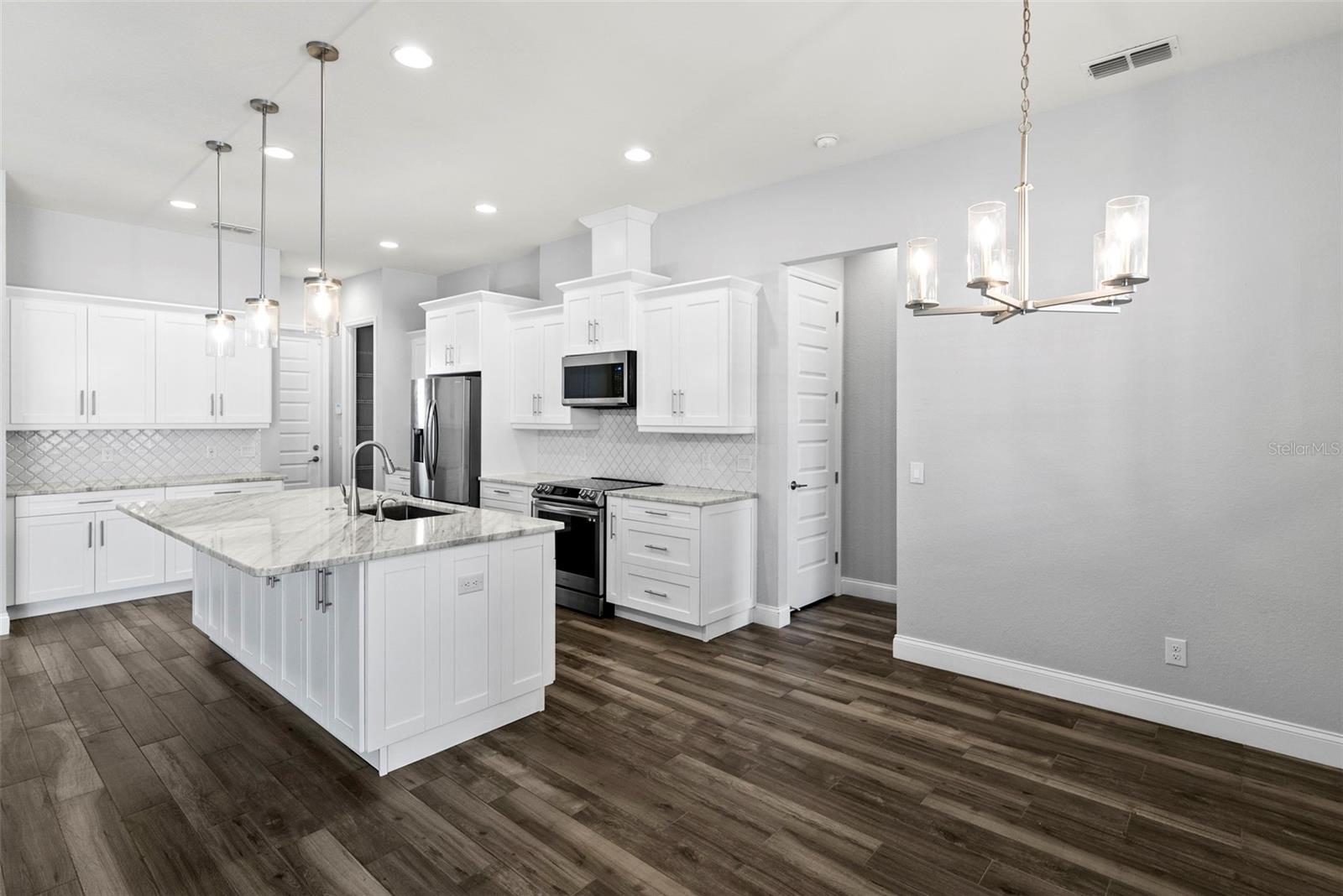 Image 12 of 60 For 6786 Bentridge Drive