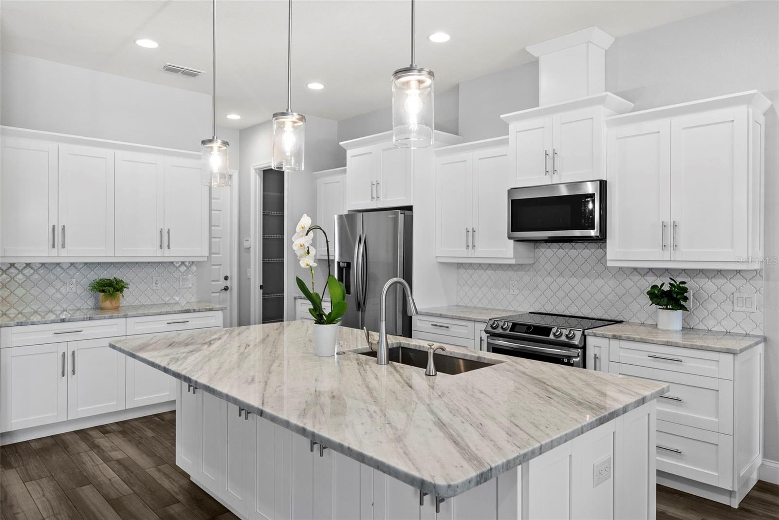 Image 16 of 60 For 6786 Bentridge Drive