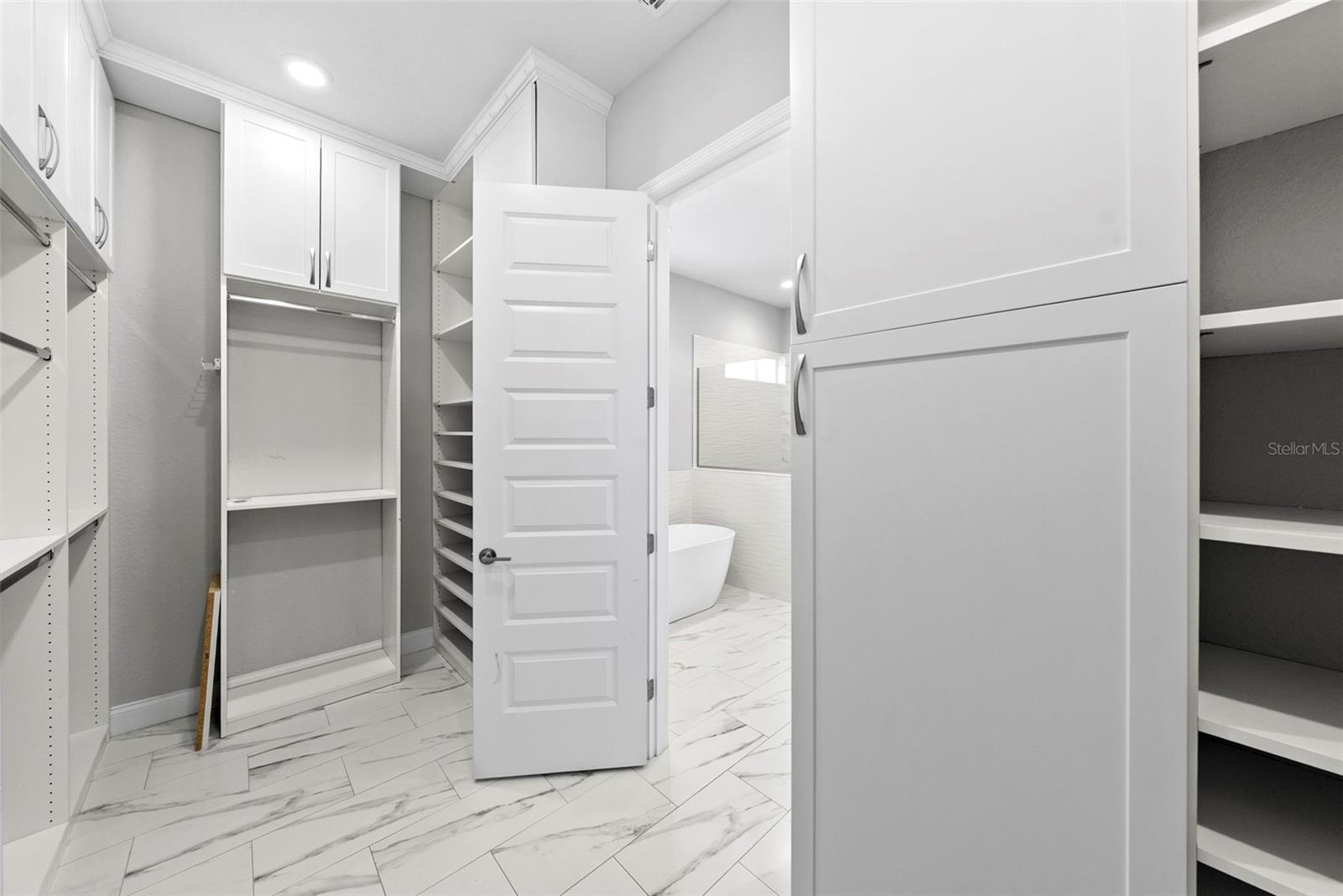 Image 28 of 60 For 6786 Bentridge Drive