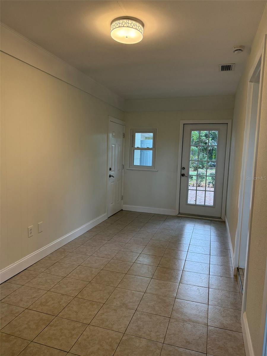 Image 16 of 20 For 1917 Gilbert Street