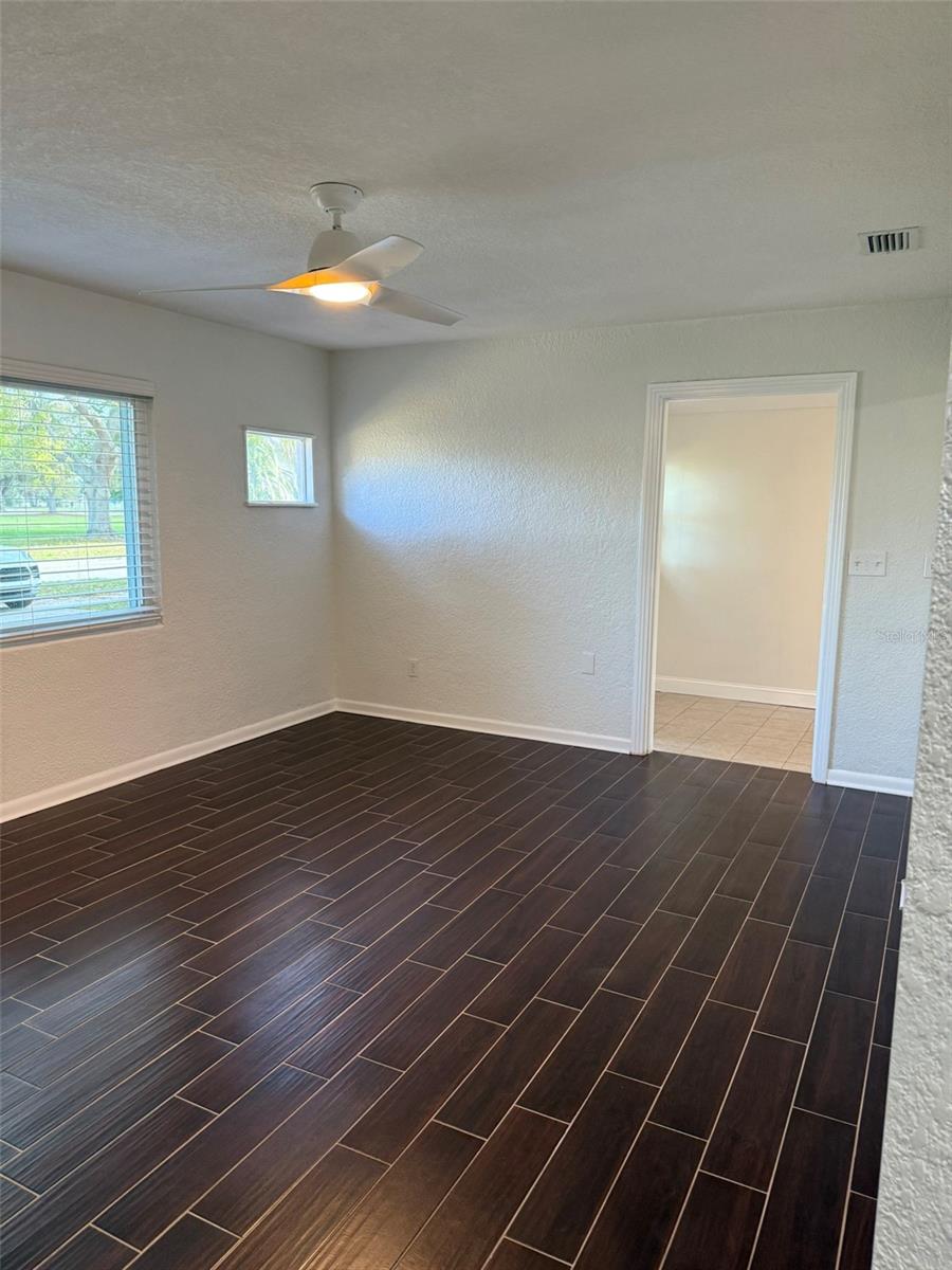 Image 5 of 20 For 1917 Gilbert Street