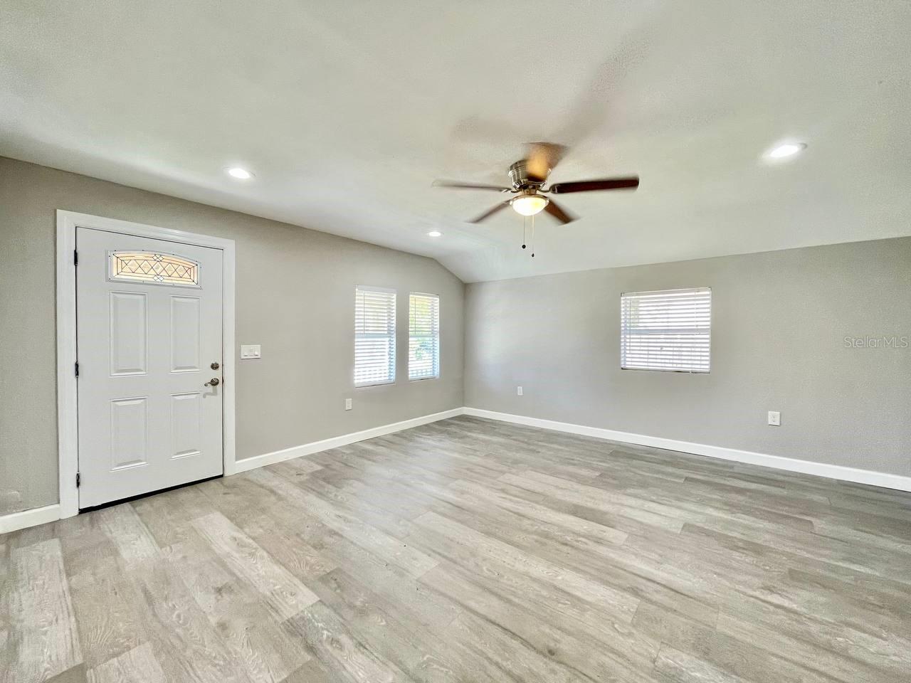 Image 3 of 31 For 7108 Mascotte Street