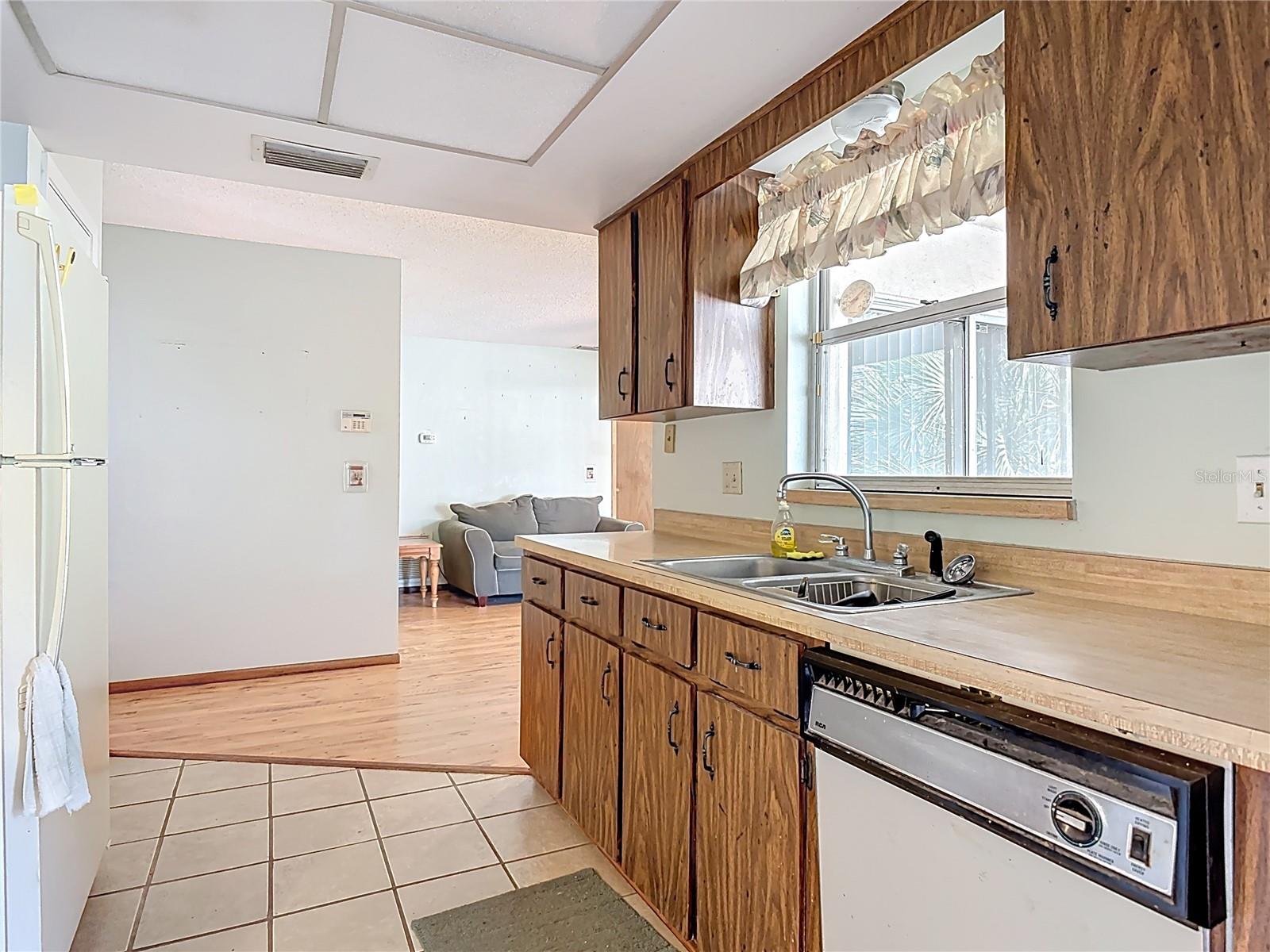 Image 14 of 66 For 1808 Portview Avenue