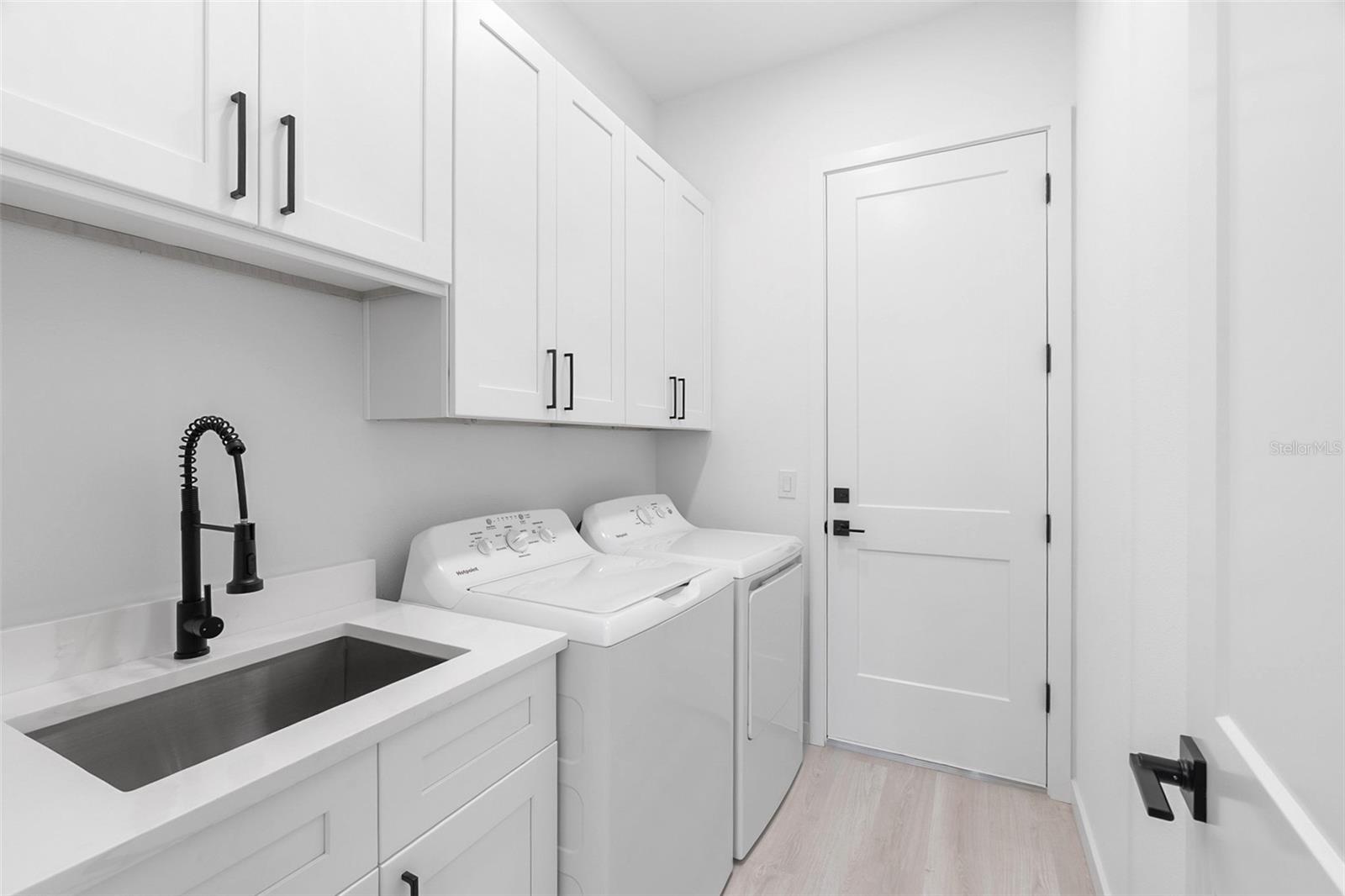 Image 25 of 39 For 2585 Crane Avenue