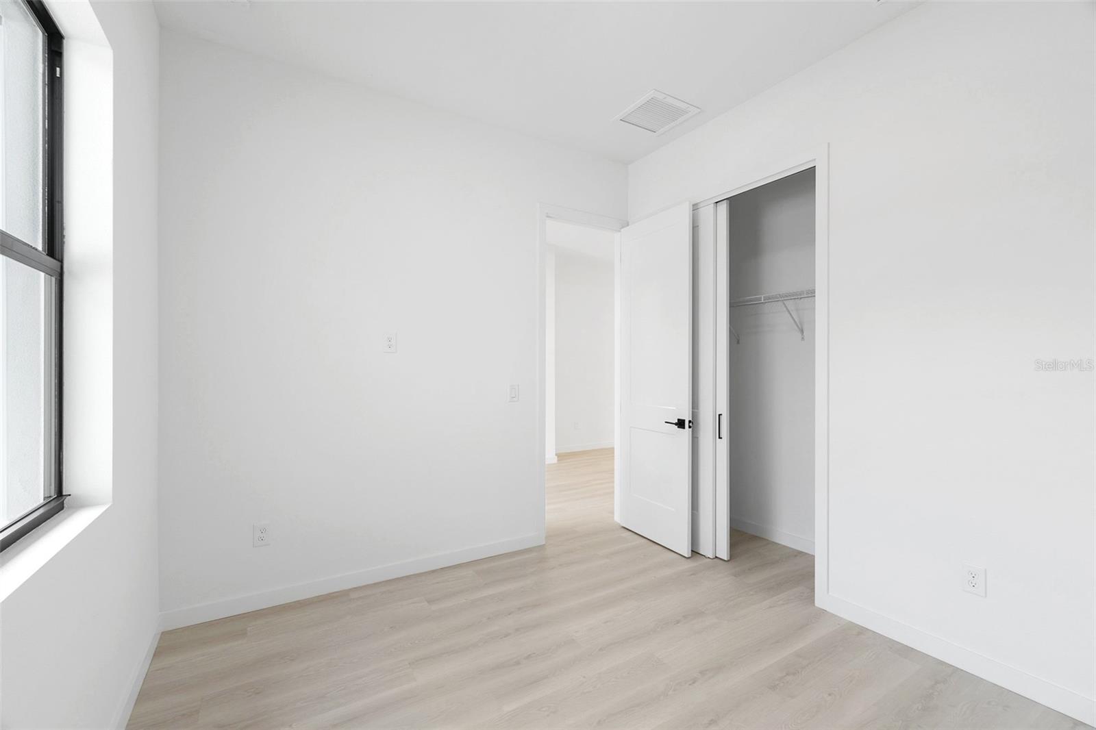 Image 27 of 39 For 2585 Crane Avenue