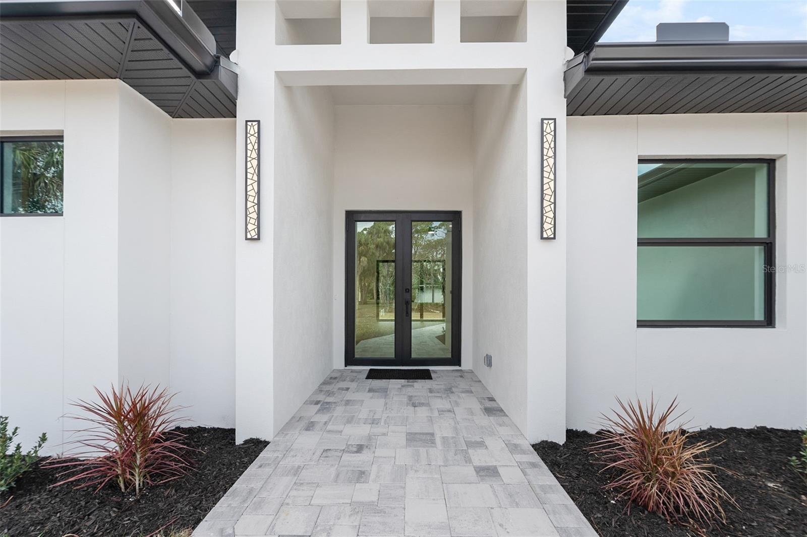 Image 6 of 39 For 2585 Crane Avenue