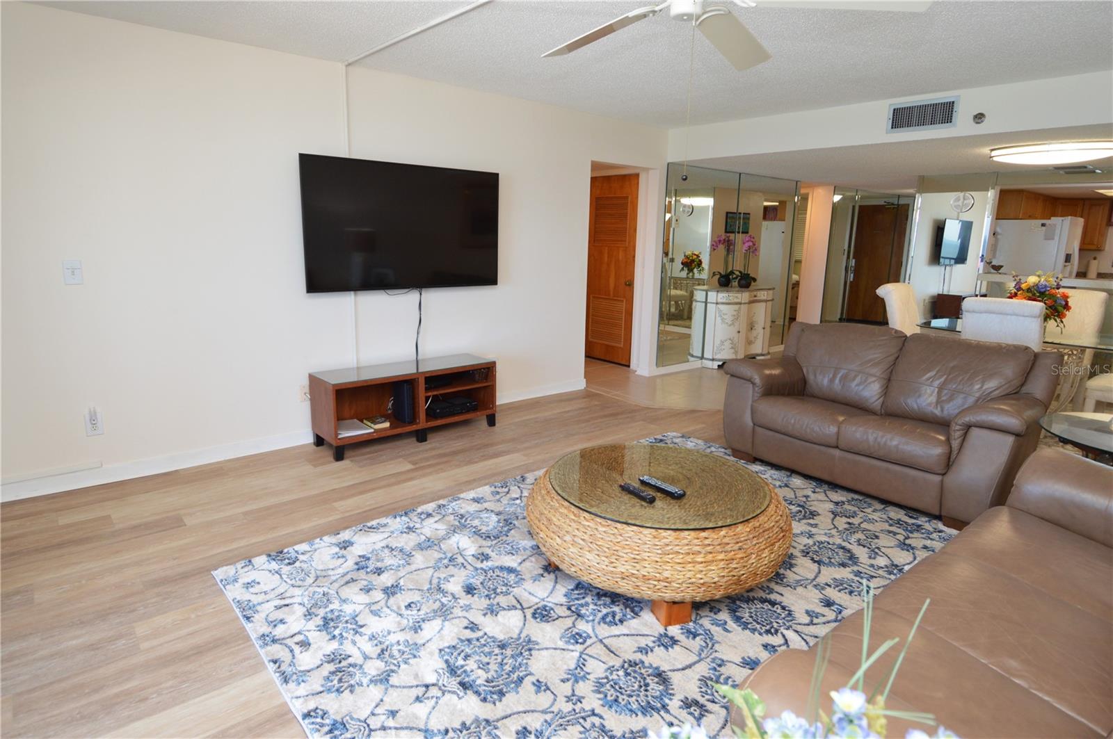 Image 28 of 88 For 900 Gulf Boulevard 907