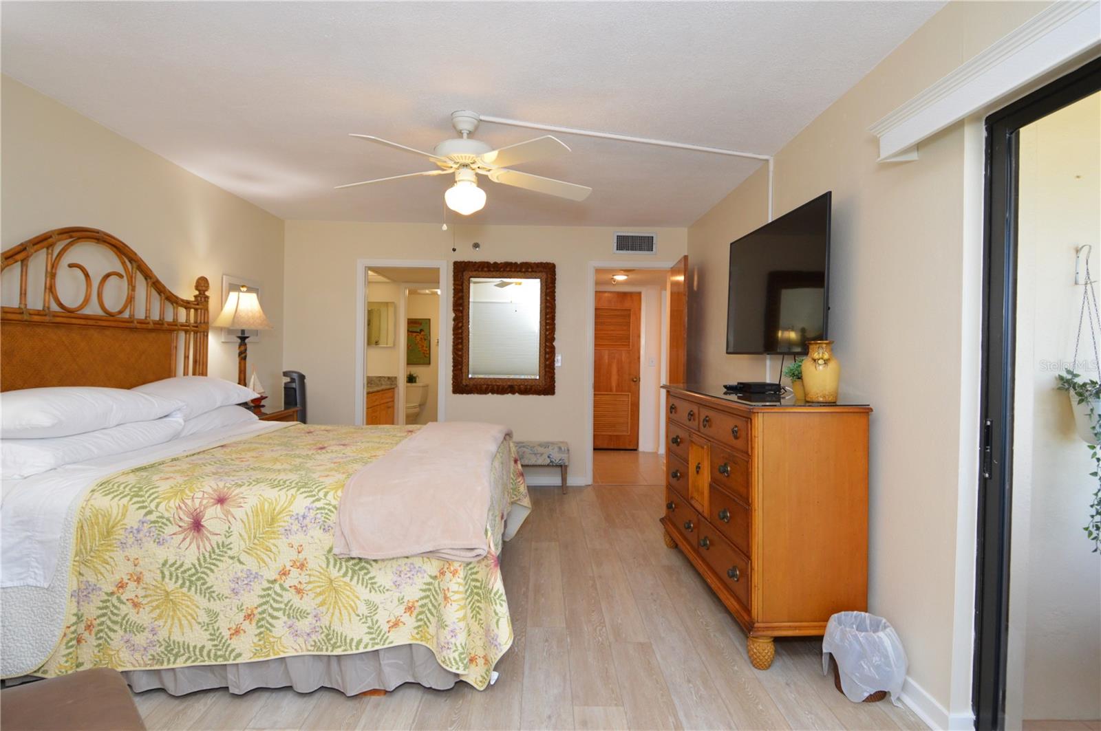 Image 38 of 88 For 900 Gulf Boulevard 907