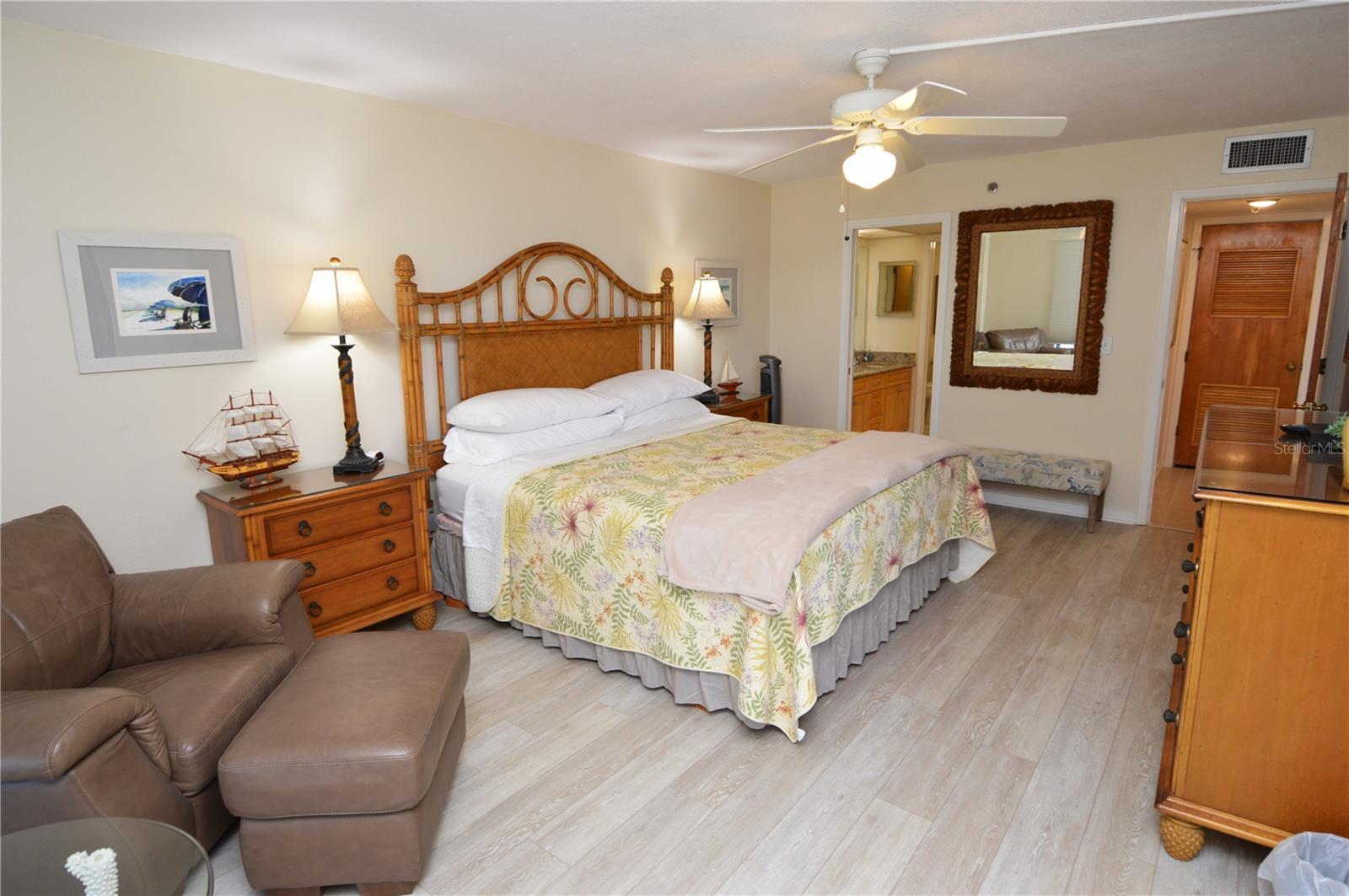 Image 39 of 88 For 900 Gulf Boulevard 907