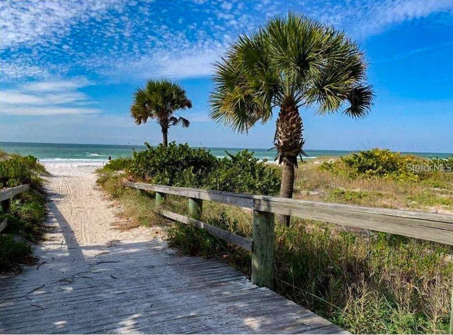 Image 76 of 88 For 900 Gulf Boulevard 907