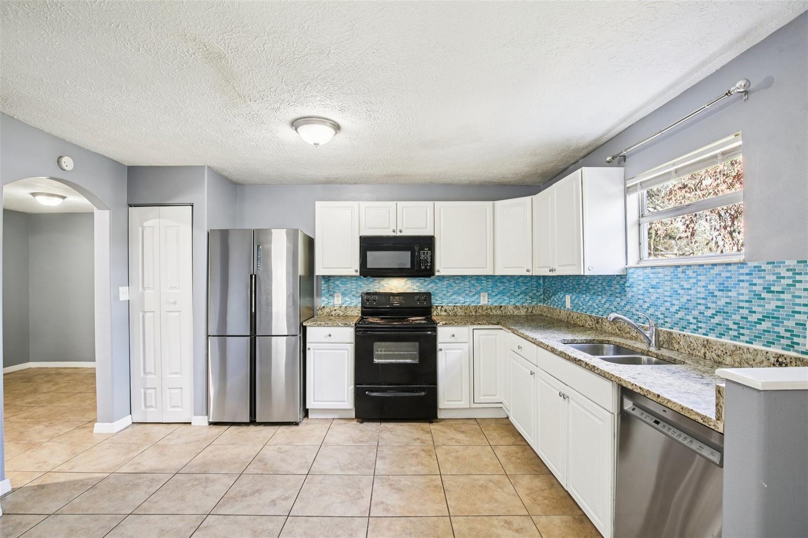 Image 10 of 31 For 3905 West Lake Drive