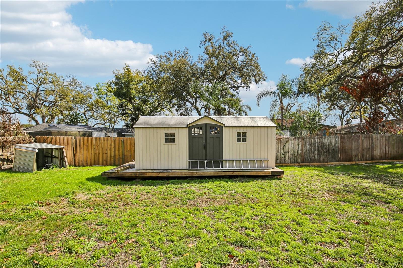 Image 28 of 31 For 3905 West Lake Drive