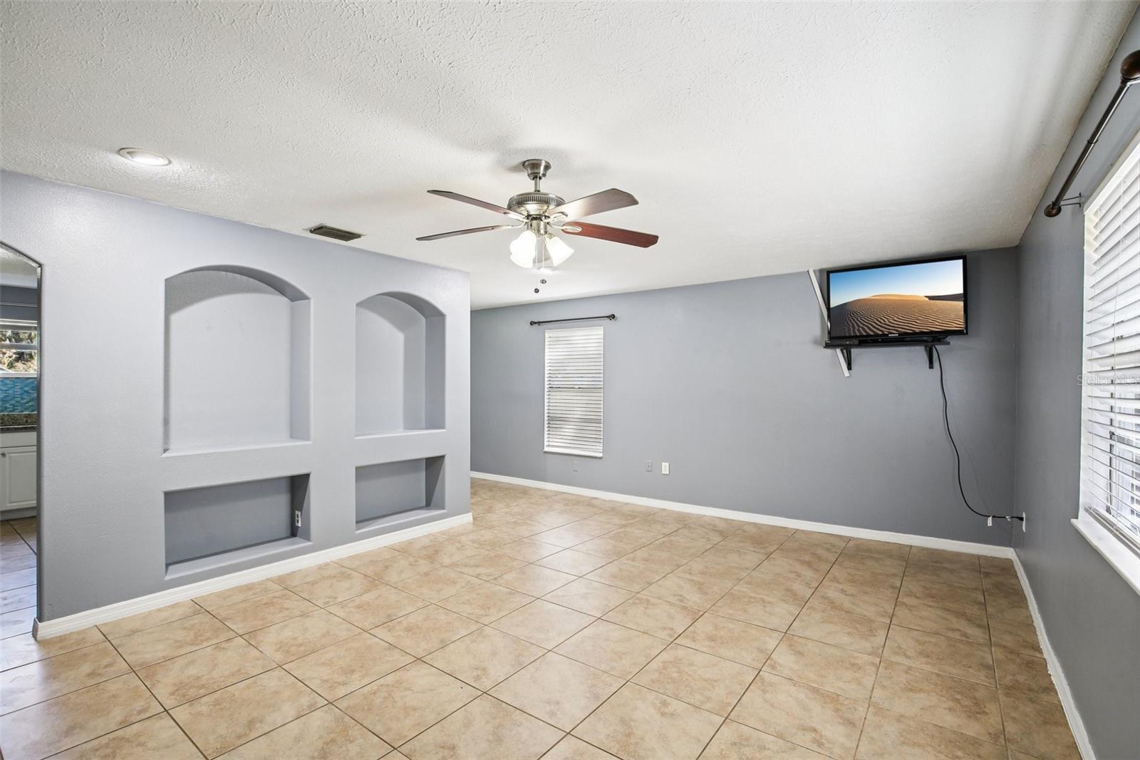 Image 6 of 31 For 3905 West Lake Drive