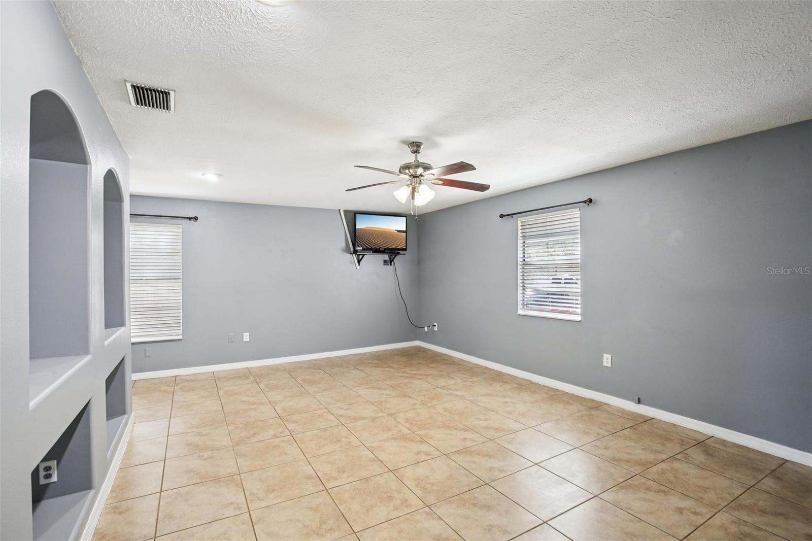 Image 7 of 31 For 3905 West Lake Drive