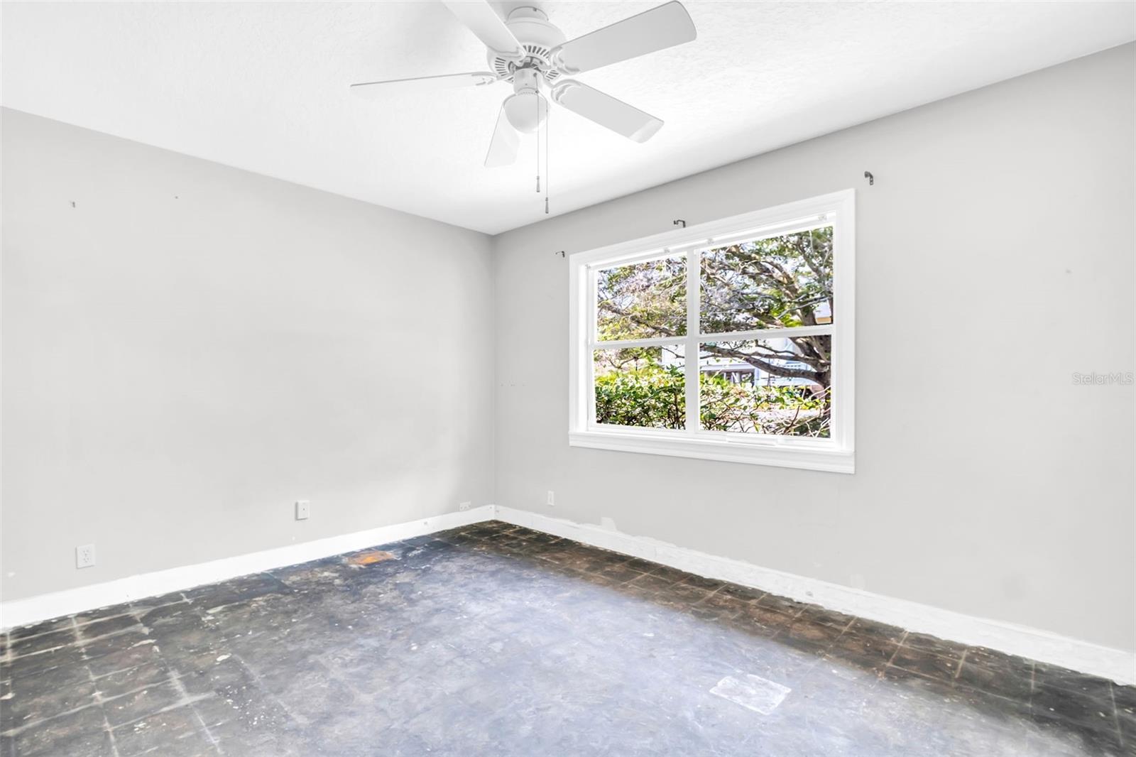 Image 10 of 45 For 402 Orchid Lane Lane