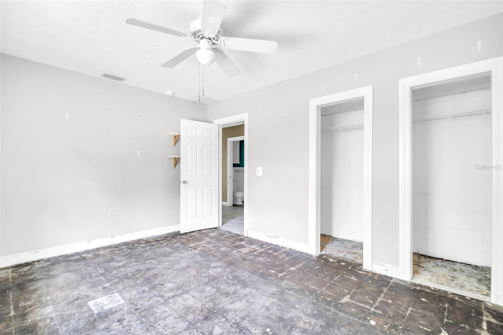 Image 11 of 45 For 402 Orchid Lane Lane