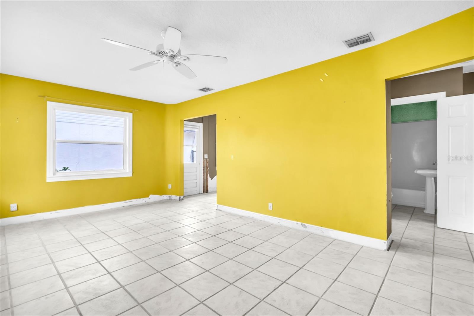 Image 14 of 45 For 402 Orchid Lane Lane