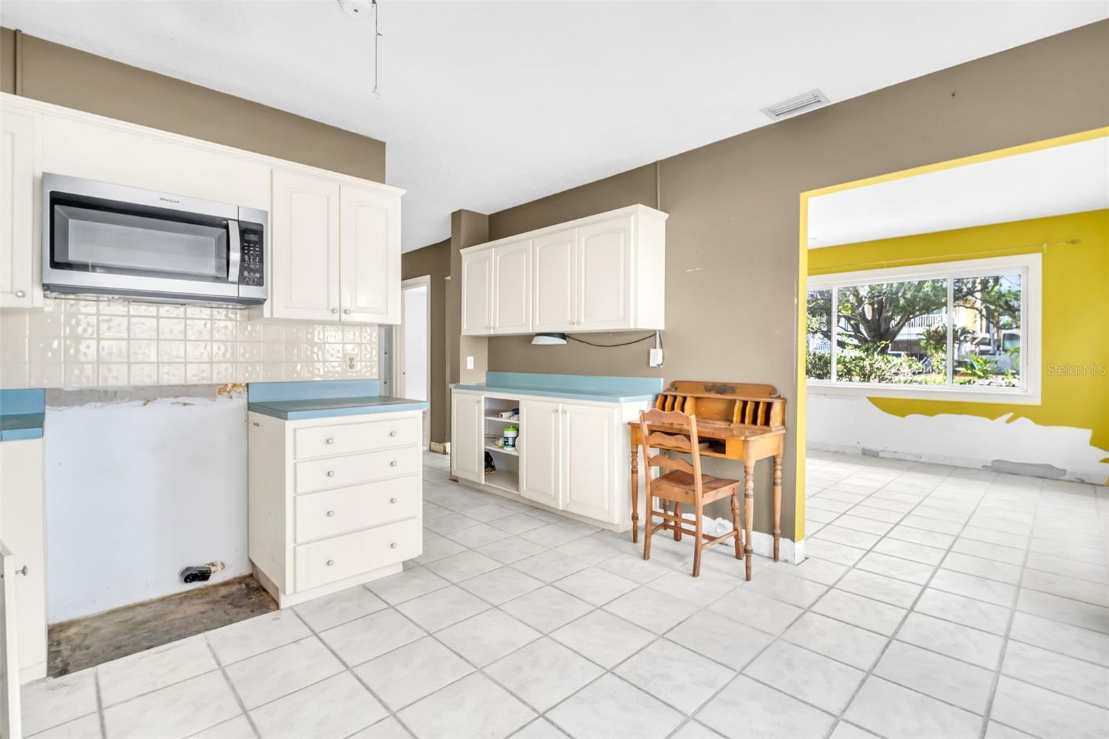 Image 18 of 45 For 402 Orchid Lane Lane