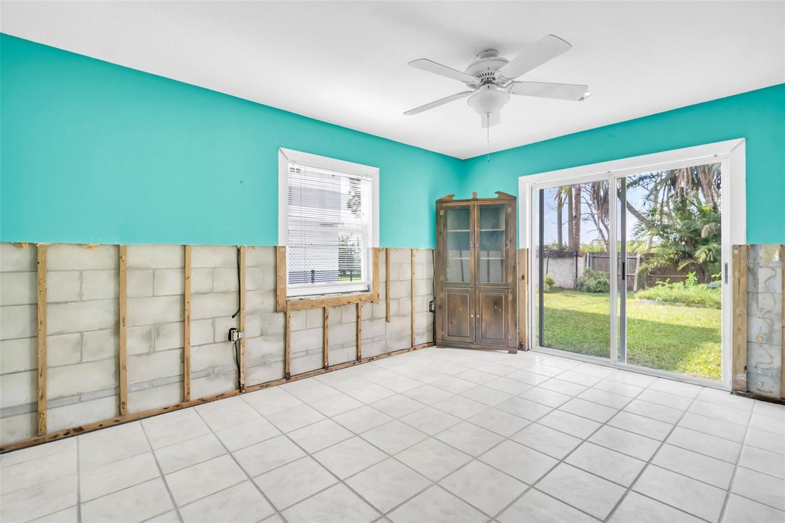 Image 21 of 45 For 402 Orchid Lane Lane