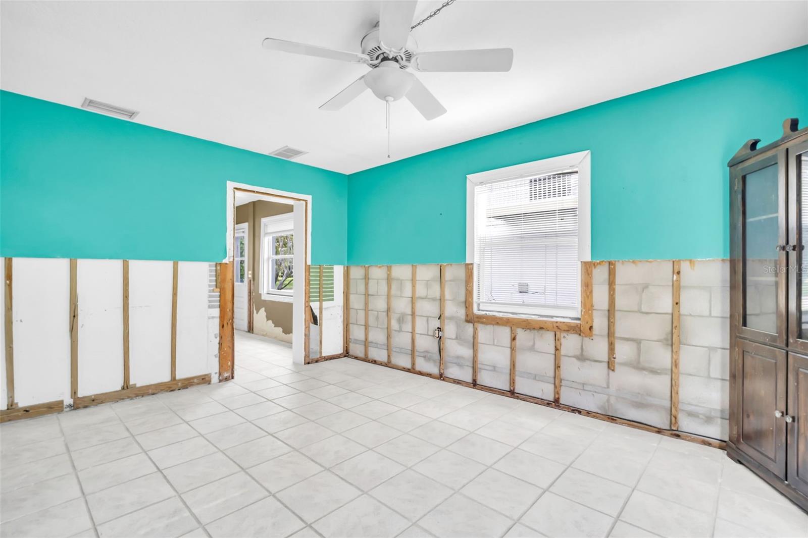 Image 22 of 45 For 402 Orchid Lane Lane