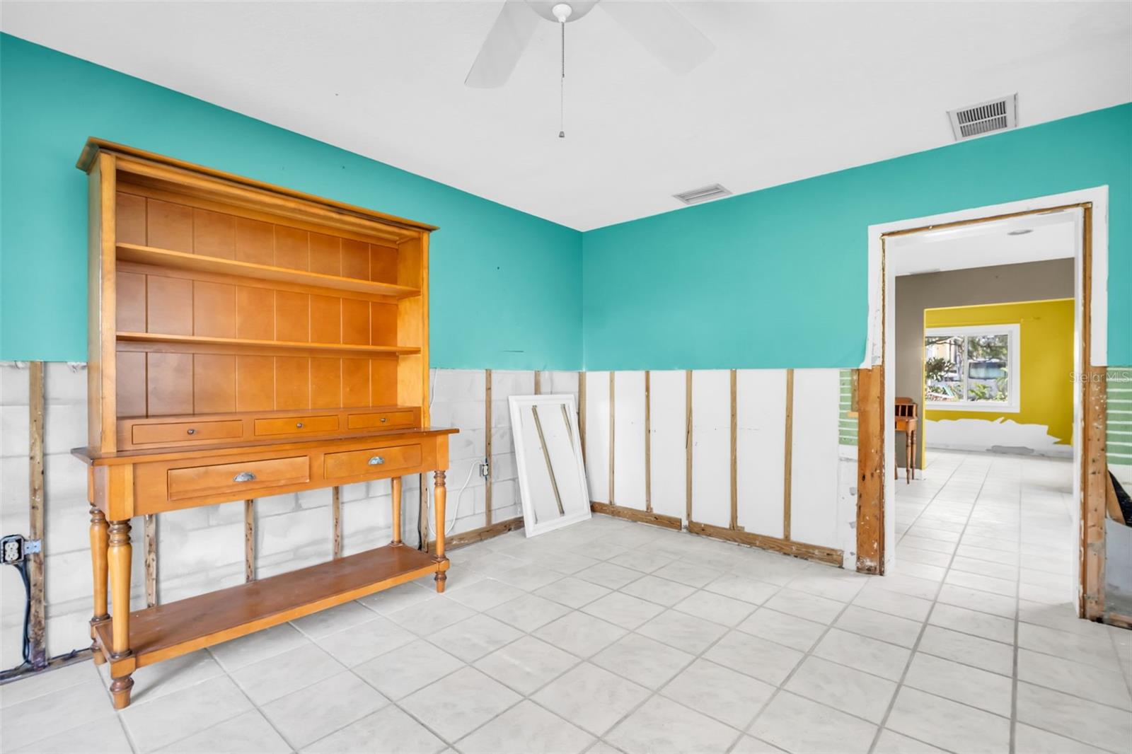 Image 23 of 45 For 402 Orchid Lane Lane